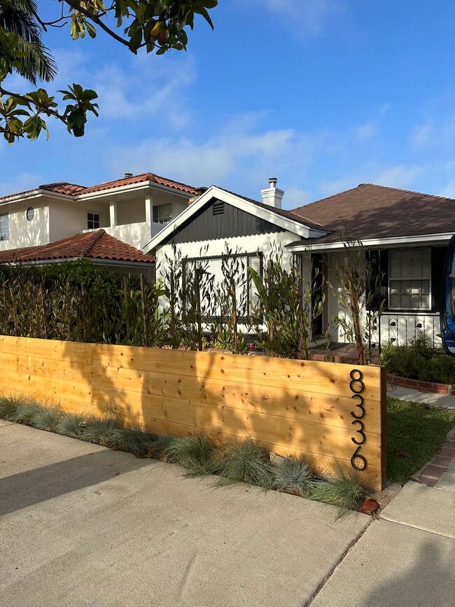 8336 Regis Way in Los Angeles, CA - Building Photo - Building Photo