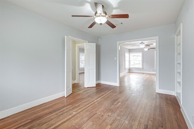 property at 1852 Sul Ross St