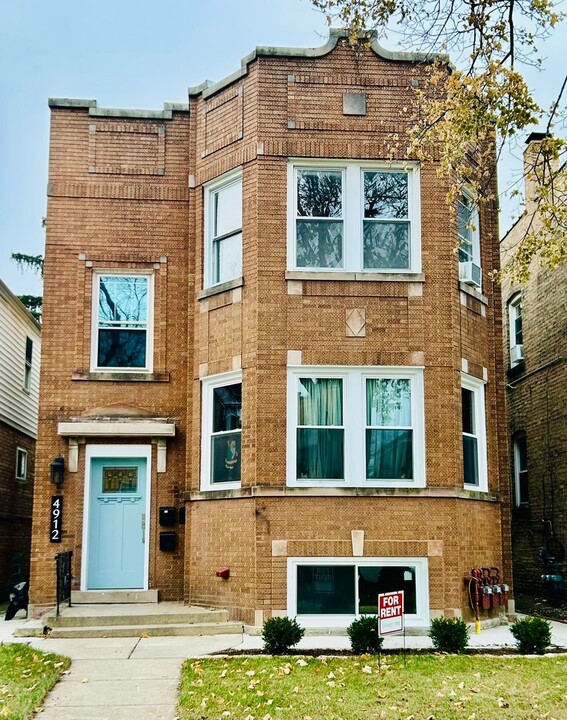 4912 N Mason Ave in Chicago, IL - Foto de edificio