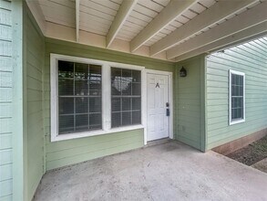 5700 Glen Meadow Dr in Austin, TX - Building Photo - Building Photo