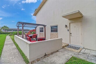185 Cypress Way E in Naples, FL - Building Photo - Building Photo