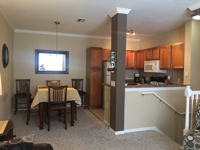 6131 Metrowest Blvd in Orlando, FL - Building Photo - Building Photo