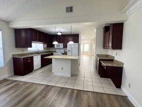 650 Vía Milano in Apopka, FL - Building Photo - Building Photo