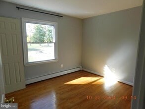 13341 Latham Ln in Viewtown, VA - Building Photo - Building Photo