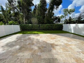 3506 W 86th Terrace in Hialeah, FL - Foto de edificio - Building Photo