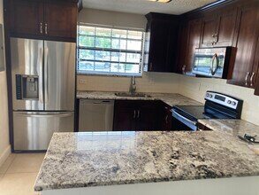 13280 SW 114th Terrace in Miami, FL - Building Photo - Building Photo
