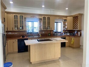 8531 SW 16th Terrace in Miami, FL - Building Photo - Building Photo