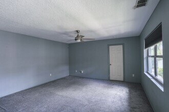 94 Windtree Ln in Winter Garden, FL - Building Photo - Building Photo