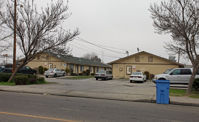 750 S Soderquist Rd in Turlock, CA - Foto de edificio - Building Photo