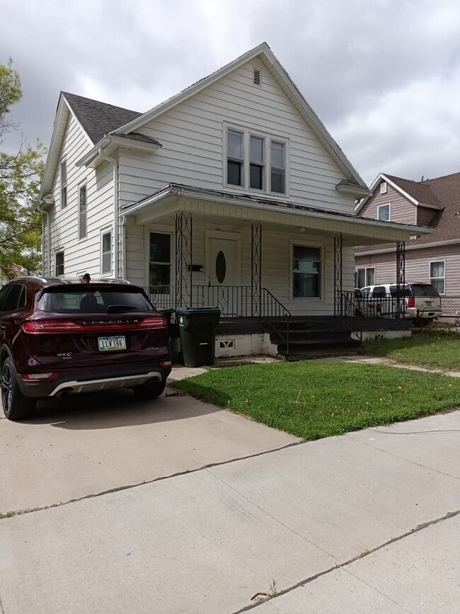 property at 832 17th St