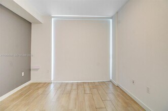 1600 SW 1st Ave, Unit 713 in Miami, FL - Building Photo - Building Photo