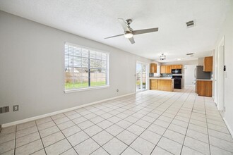 18102 Brooknoll Dr in Houston, TX - Foto de edificio - Building Photo