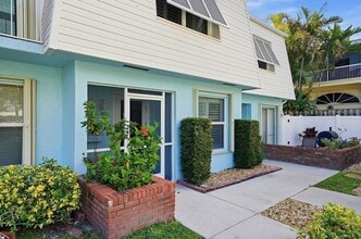 842 SE 19th Ave, Unit 102 in Deerfield Beach, FL - Building Photo - Building Photo