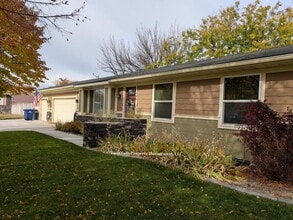 548 Park Meadows Cir in Twin Falls, ID - Foto de edificio - Building Photo