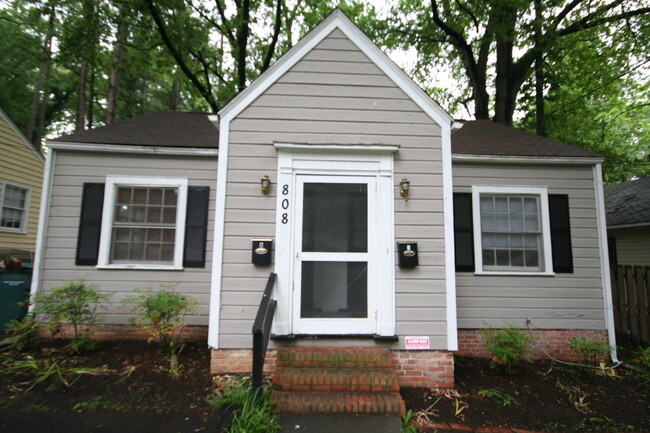 808 W Markham Ave