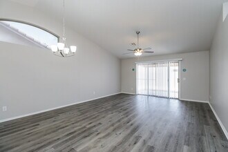 8711 N 112th Ave in Peoria, AZ - Building Photo - Building Photo