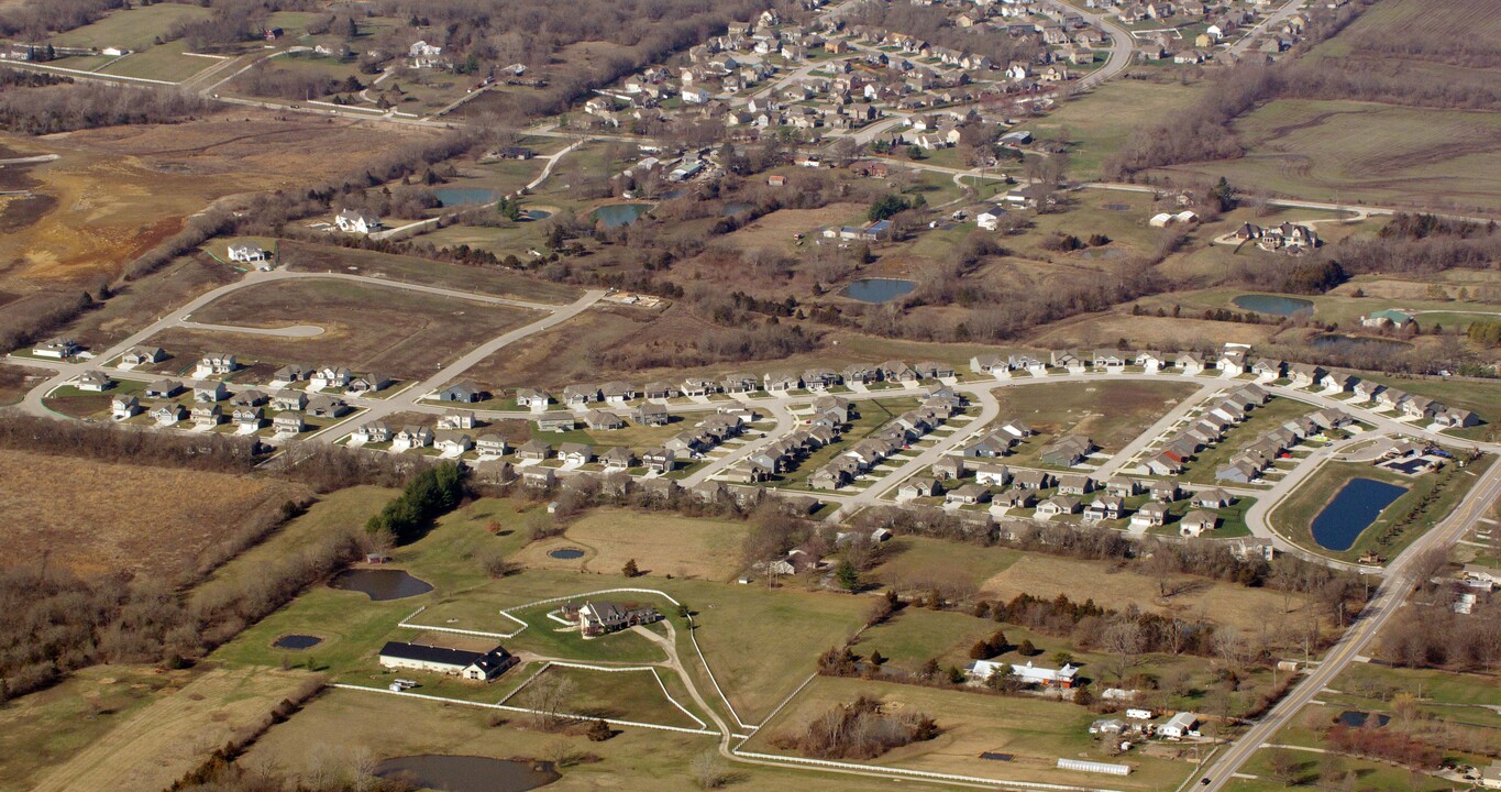 Hawthorn Ridge in Lee's Summit, MO - Building Photo