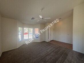 270 E Shore Cliff Pl in Oro Valley, AZ - Building Photo - Building Photo