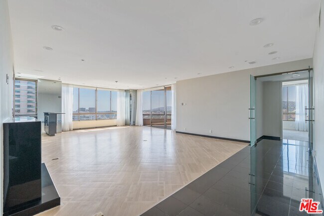 10430 Wilshire Blvd in Los Angeles, CA - Building Photo - Building Photo