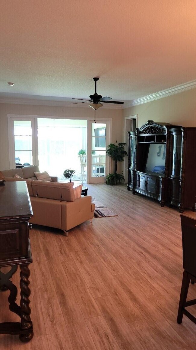 36 Harbour Isle Dr W in Fort Pierce, FL - Building Photo - Building Photo