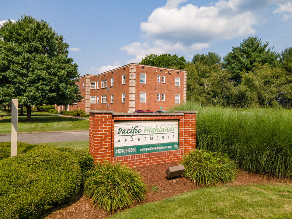 Pacific Highlands Apartments in Natrona Heights, PA - Building Photo