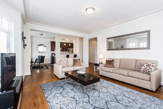 1320-1380 Lombard in San Francisco, CA - Foto de edificio - Building Photo