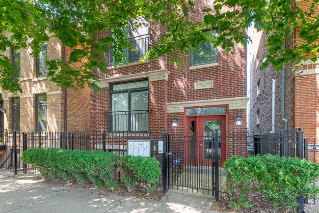 property at 1302 W Fillmore St