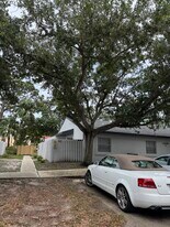2009 Oleander Blvd, Unit A in Fort Pierce, FL - Building Photo