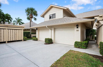 17053 Waterbend Dr in Jupiter, FL - Building Photo - Building Photo