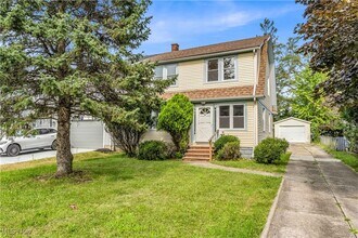 5181 Clement Ave in Maple Heights, OH - Building Photo - Building Photo