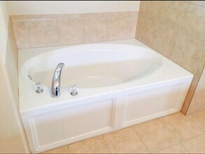 185 Hometown Pkwy in Kyle, TX - Building Photo - Building Photo