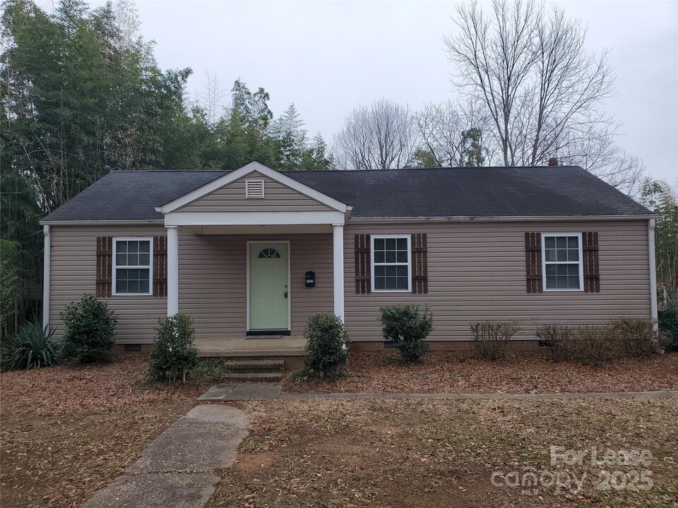 1332 Richland Dr in Charlotte, NC - Foto de edificio