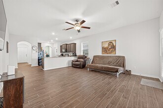 15315 Crescent Brookfield Dr in Humble, TX - Foto de edificio - Building Photo