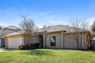 8336 Cloverglen Ln in Fort Worth, TX - Building Photo - Building Photo