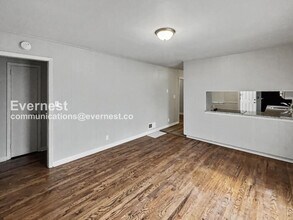 1824 Maplecrest Ln in Fultondale, AL - Foto de edificio - Building Photo