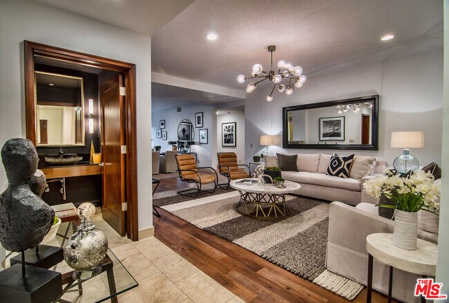447 N Doheny Dr in Beverly Hills, CA - Building Photo - Building Photo