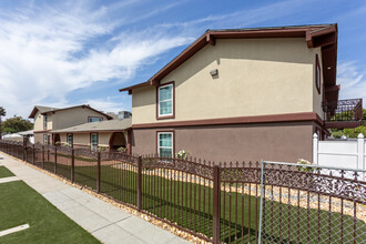 Sylmar Palace in Fresno, CA - Building Photo - Building Photo