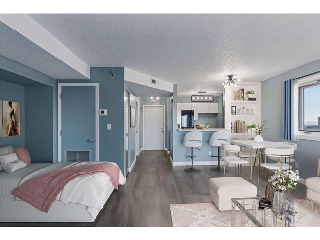 66 9th St E in St. Paul, MN - Foto de edificio - Building Photo