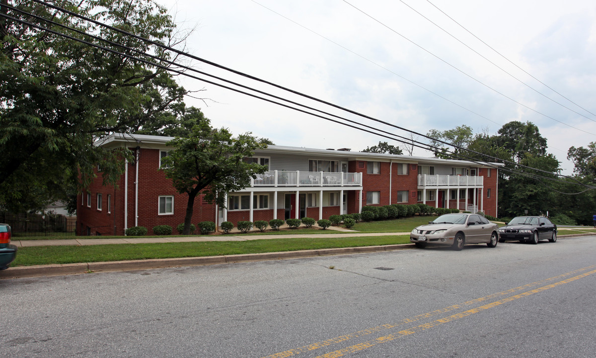 East Pines Gardens in Riverdale, MD - Building Photo