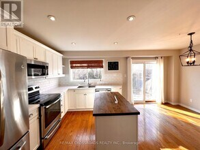 1559 Parish Ln in Oakville, ON - Building Photo - Building Photo