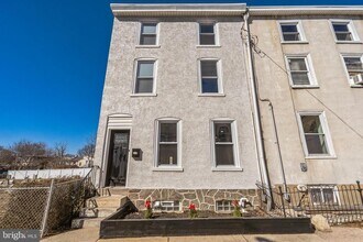 382 Martin St in Philadelphia, PA - Building Photo - Building Photo