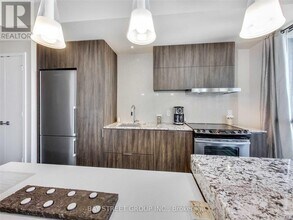 101 Charles St E in Toronto, ON - Building Photo - Building Photo