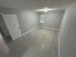 8410 N Mulberry St in Tampa, FL - Building Photo - Building Photo