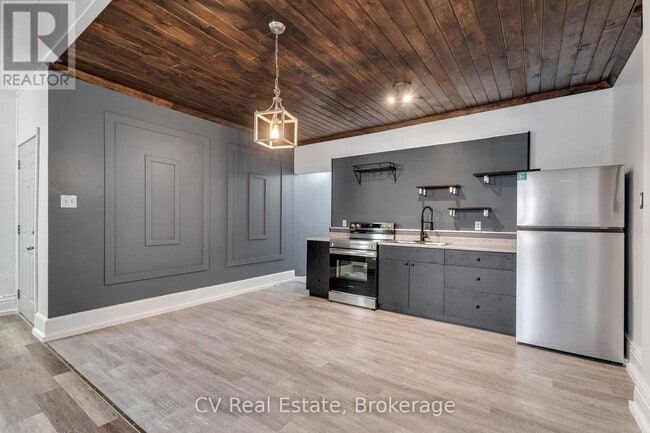 property at 43 Manitoba St