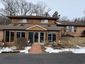 2800 Mountain Rd in Hamburg, PA - Building Photo