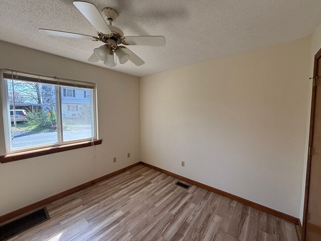 1212 Shelby Ave in Johnson City, TN - Building Photo - Building Photo