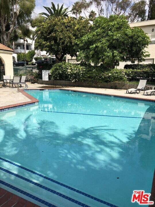 6471 Kanan Dume Rd in Malibu, CA - Foto de edificio