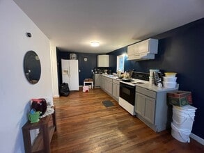 298 Douglas Av in Saint John, NB - Building Photo - Building Photo