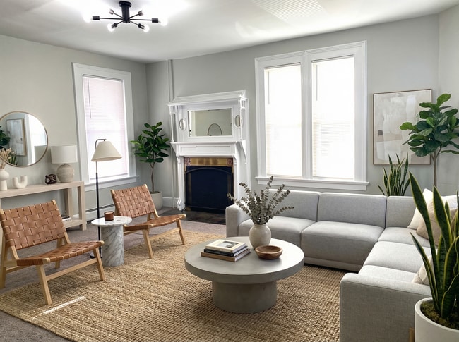 72 Broad St, Unit 1 in Plainville, CT - Building Photo - Building Photo