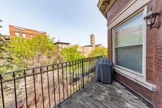 4145 N Sheridan Rd in Chicago, IL - Building Photo - Building Photo